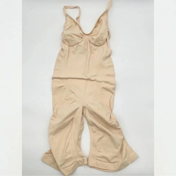 NEW SKIMS SCULPTING BODYSUIT MID THIGH B402 - Picture 5 of 7